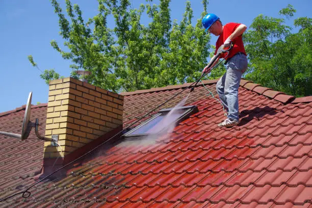 Cleaning house roof of a el monte client